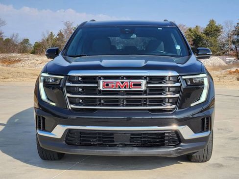 Used 2025 GMC Acadia Elevation image 3