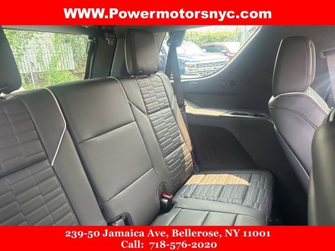 Used 2025 Cadillac Escalade Sport Platinum AWD/4WD image 34