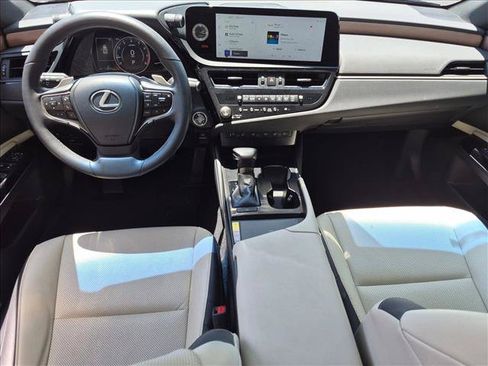 Used 2025 Lexus ES 350 w/ Premium Package FWD image 17