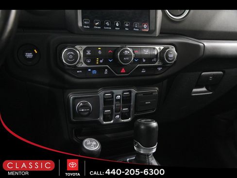 Used 2021 Jeep Wrangler Unlimited Sahara w/ Cold Weather Group image 17