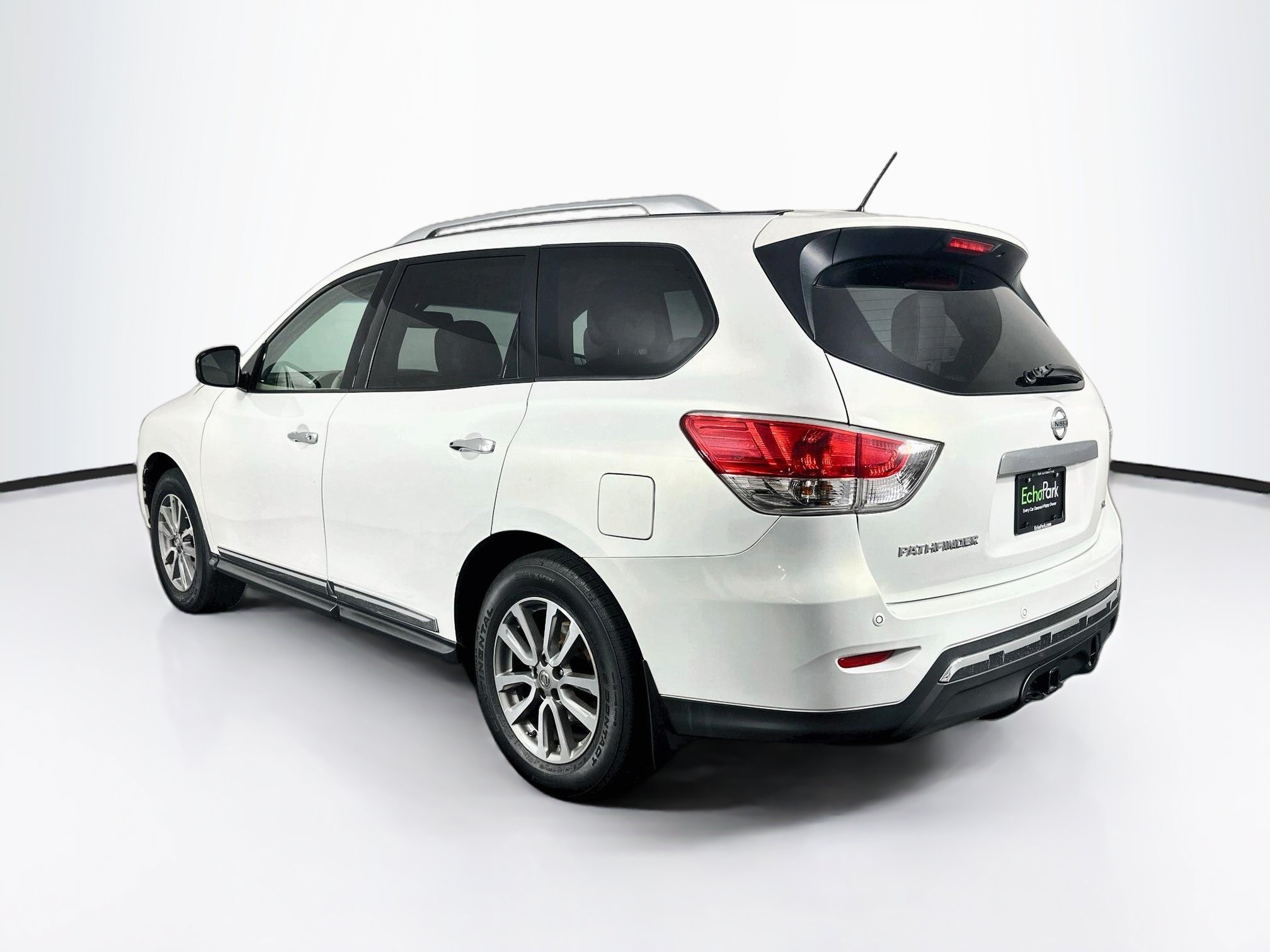 Used 2014 Nissan Pathfinder SL w/ SL Premium Package FWD image 5