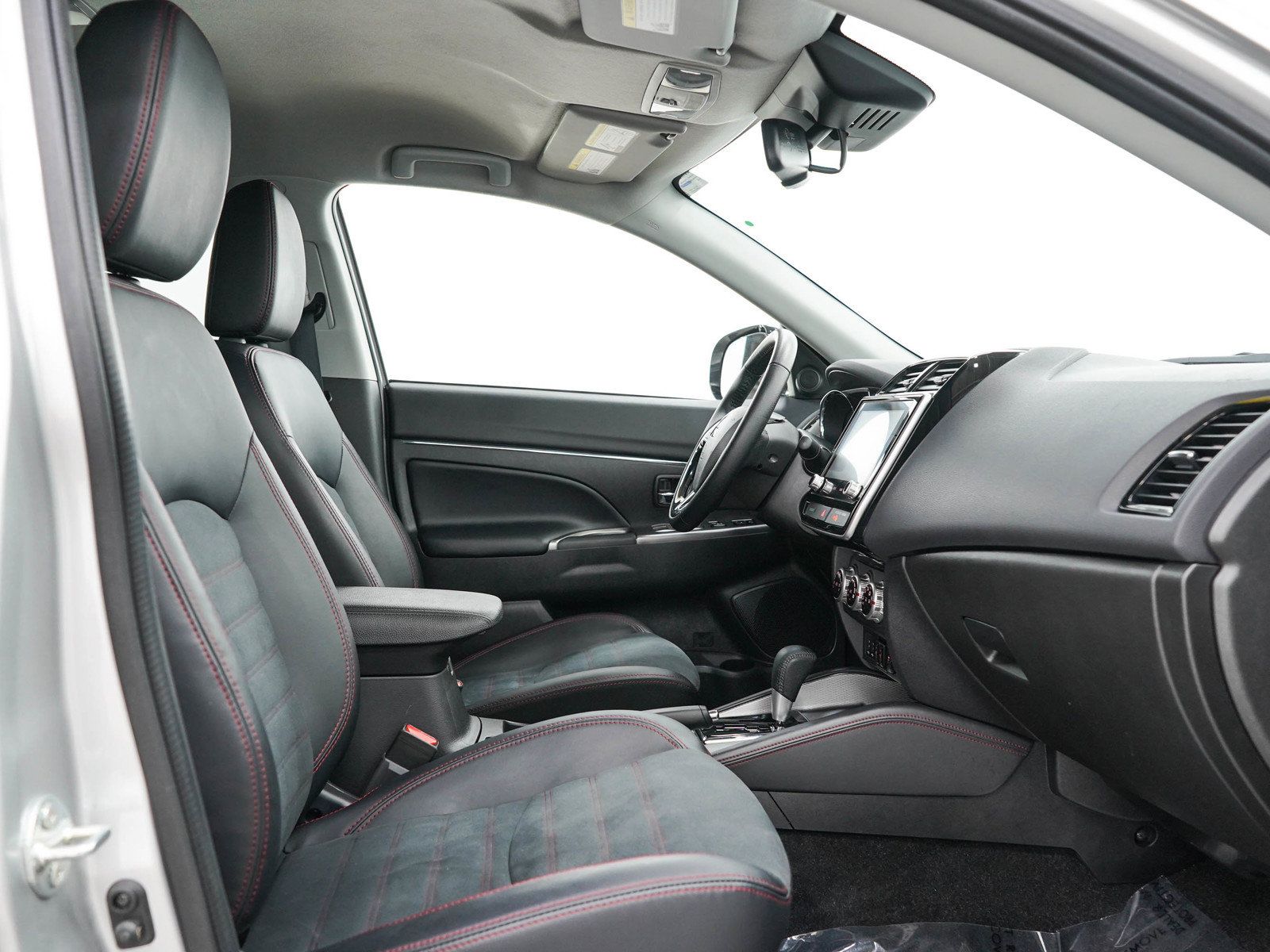 Used 2024 Mitsubishi Outlander Sport LE AWD/4WD image 12