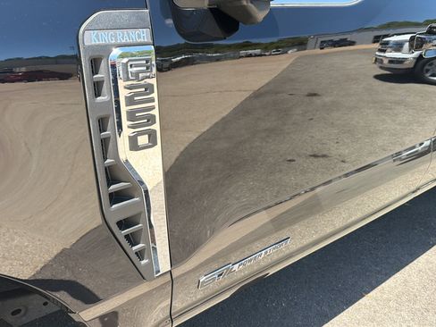 Used 2025 Ford F250 King Ranch w/ FX4 Off-Road Package AWD/4WD image 6