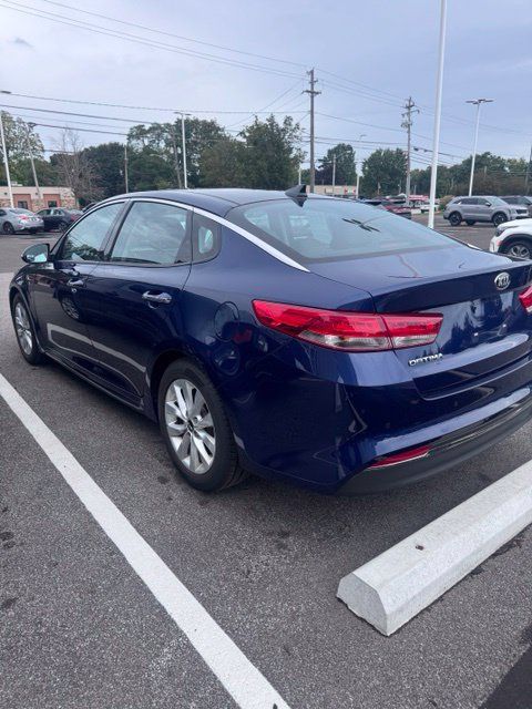 Used 2017 Kia Optima EX w/ Premium Package FWD image 3