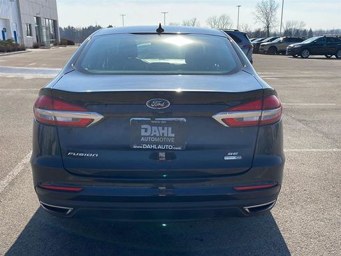 Used 2020 Ford Fusion SE image 12