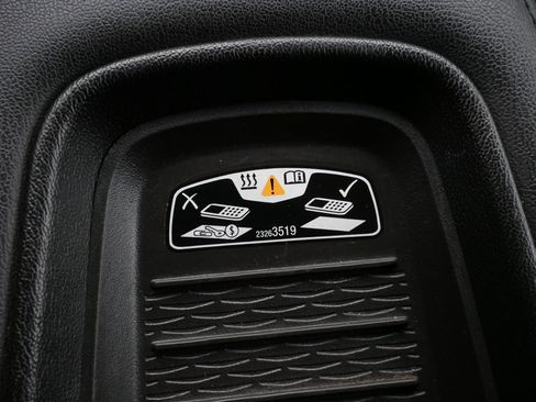 Used 2019 Cadillac Escalade ESV Premium Luxury image 35