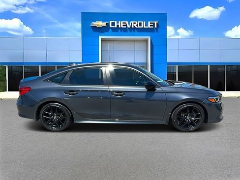 Used 2024 Honda Civic Sport image 2