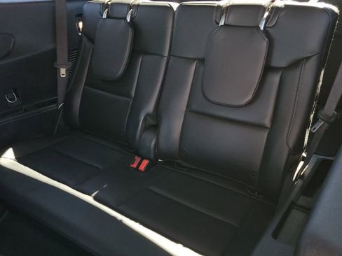 Certified 2022 Ford Explorer XLT image 9