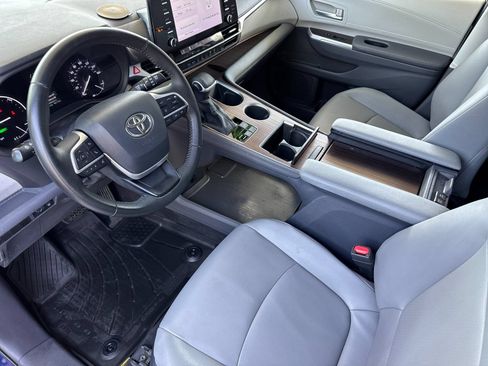 Used 2022 Toyota Sienna XLE FWD image 10