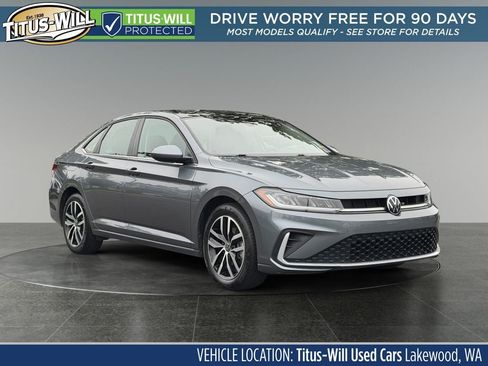 Used 2025 Volkswagen Jetta SE FWD image 1