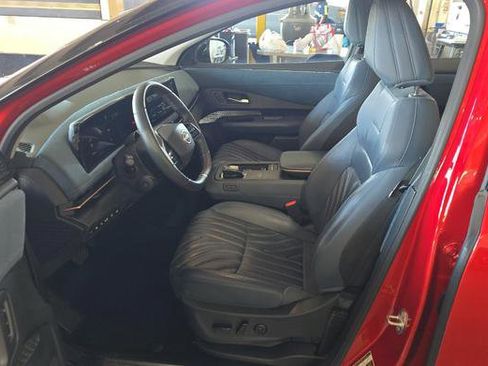 Used 2023 Nissan Ariya AWD/4WD image 5