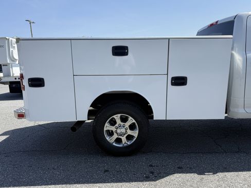 New 2026 RAM 3500 Tradesman w/ Chrome Appearance Group image 11