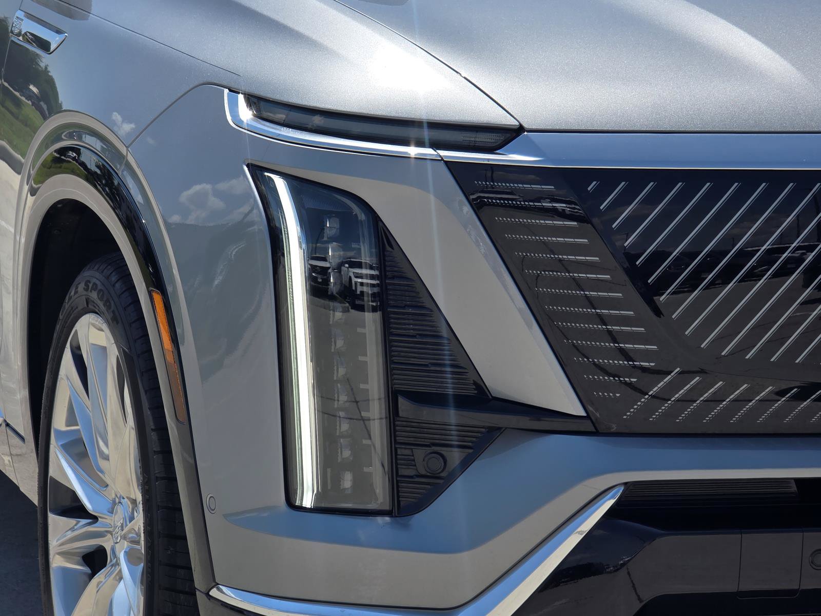 Certified 2026 Cadillac Vistiq Premium Luxury w/ LPO, Floor Liner Package AWD/4WD image 10
