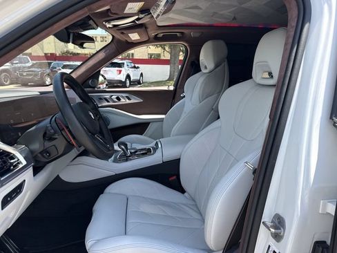 Used 2025 BMW XM AWD/4WD image 24