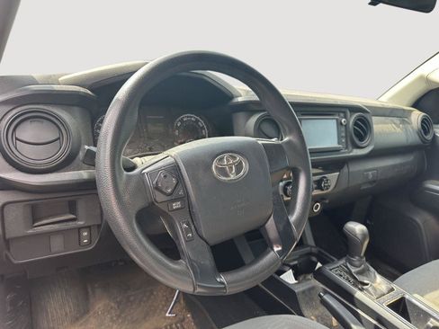 Used 2017 Toyota Tacoma SR RWD image 11