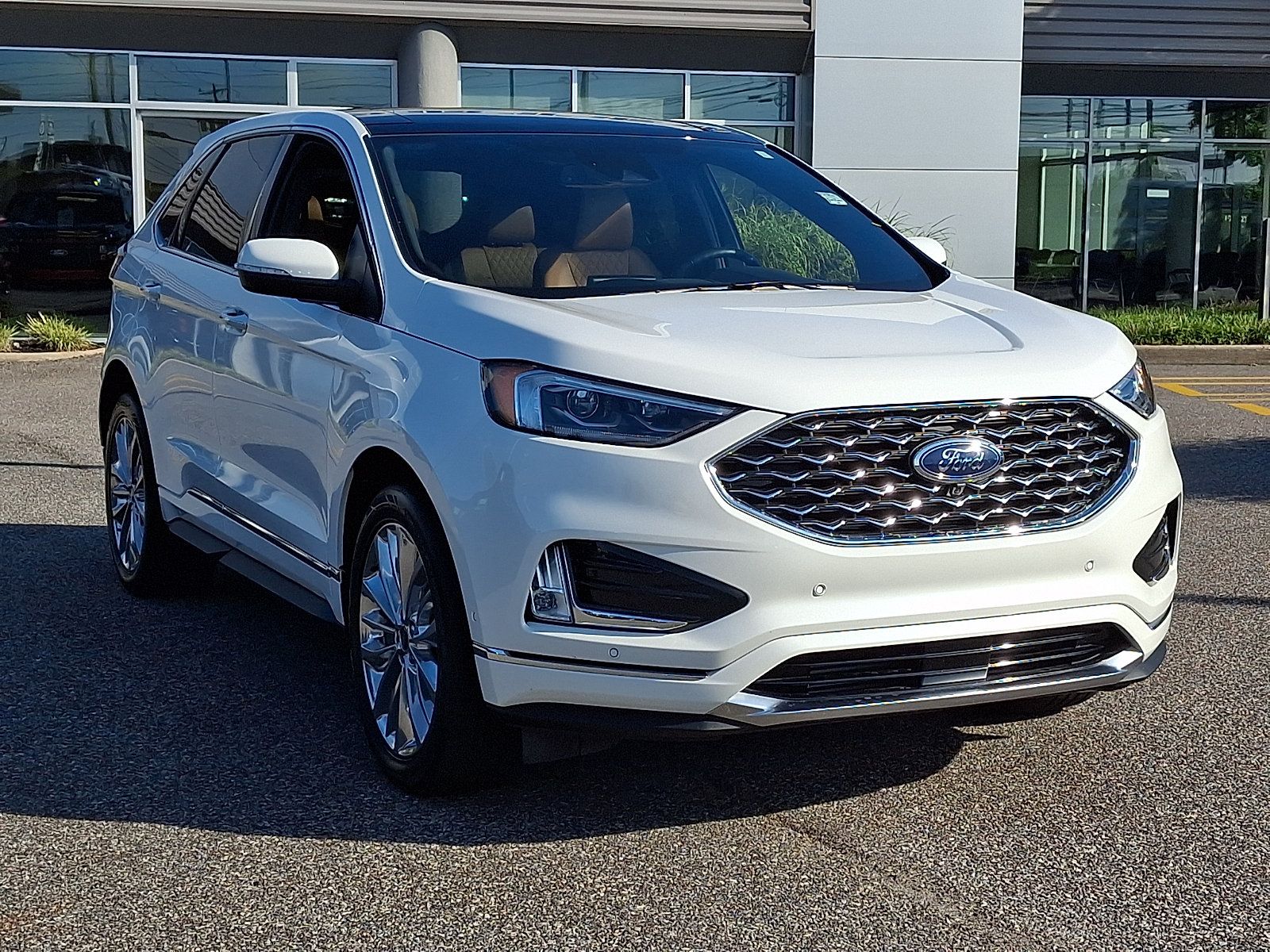 Used 2024 Ford Edge Titanium w/ Titanium Elite Package AWD/4WD image 2