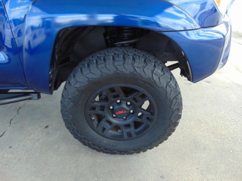 Used 2015 Toyota Tacoma 4x4 Double Cab w/ TRD Off-Road Package image 9