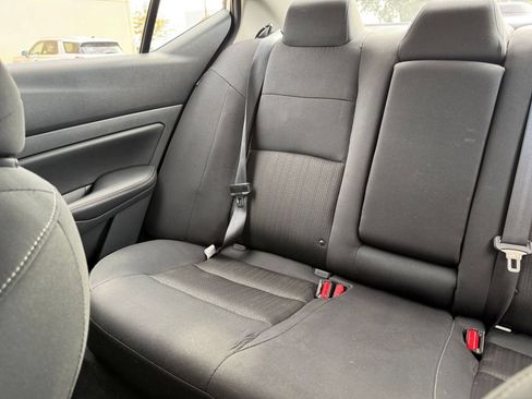 Used 2025 Nissan Altima 2.5 SV FWD image 39