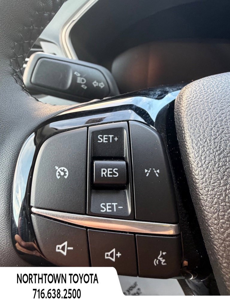 Used 2023 Ford Escape Active w/ Cold Weather Package FWD image 8
