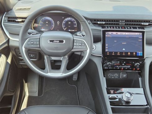 New 2025 Jeep Grand Cherokee L Limited w/ Black Appearance Package image 28