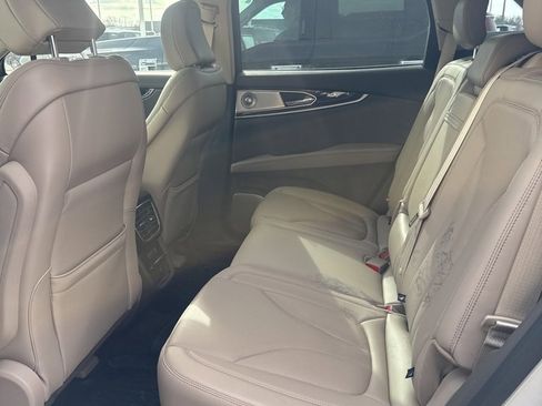 Used 2022 Lincoln Nautilus Reserve w/ Equipment Group 202A image 16