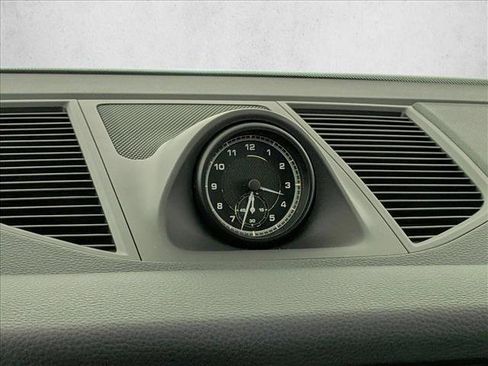 Certified 2025 Porsche Macan S image 28