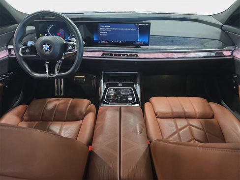 Used 2023 BMW 760i xDrive w/ Parking Assistance Package image 9