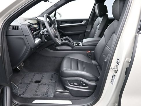 Certified 2026 Porsche Cayenne S AWD/4WD image 9