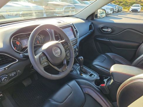 Used 2022 Jeep Cherokee Trailhawk w/ Technology Group B image 10