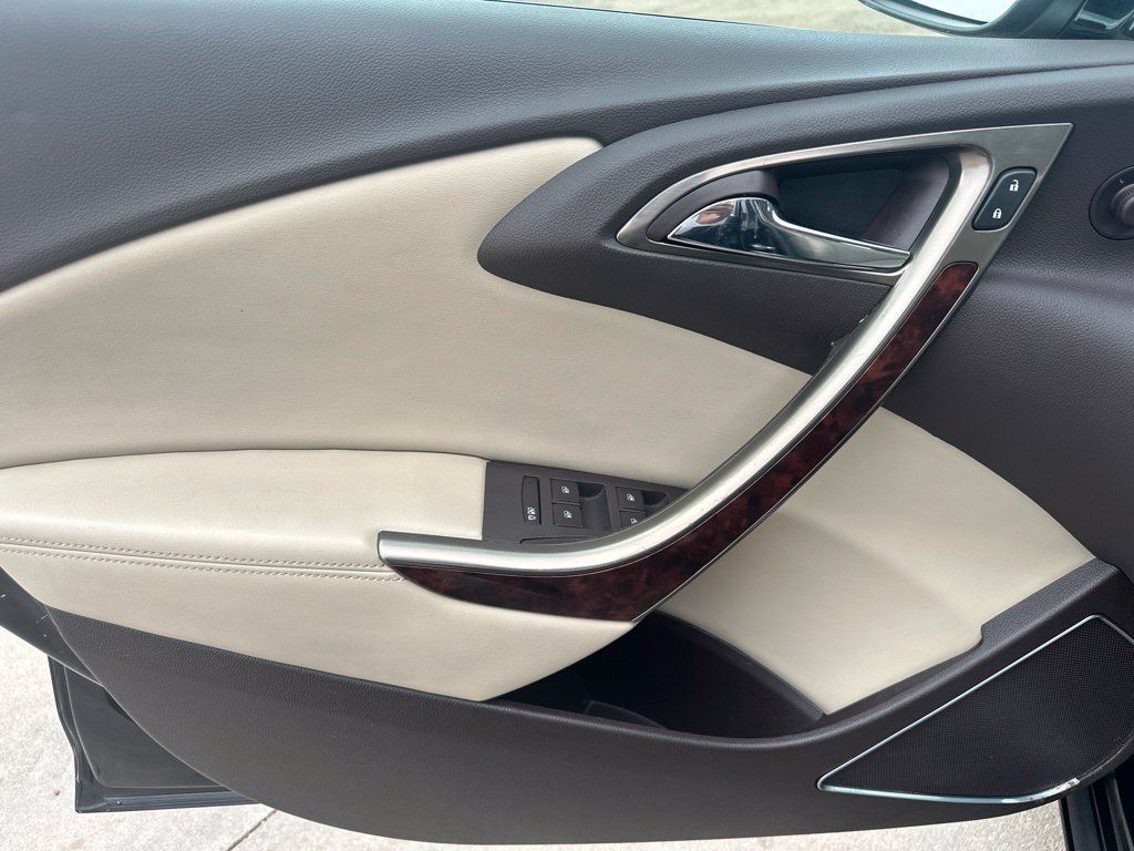 Certified 2013 Buick Verano Convenience FWD image 16