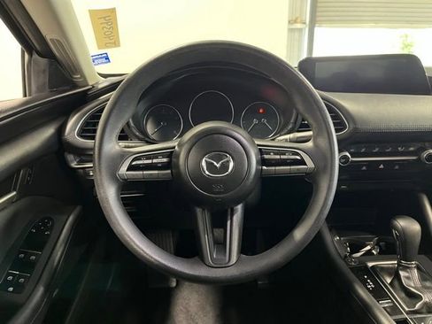 Used 2021 MAZDA MAZDA3 s FWD image 21