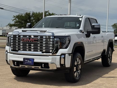 Used 2025 GMC Sierra 2500 Denali w/ Denali Reserve Package AWD/4WD image 8