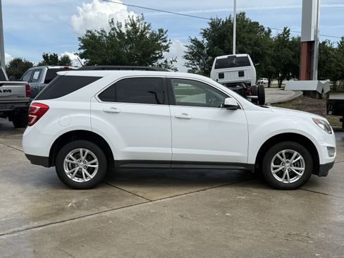 Used 2017 Chevrolet Equinox LT w/ Convenience Package FWD image 3