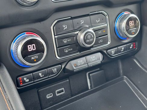 Used 2022 GMC Yukon AT4 w/ Technology Package image 34