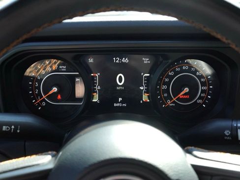 Certified 2024 Jeep Gladiator Mojave w/ Convenience Group image 13