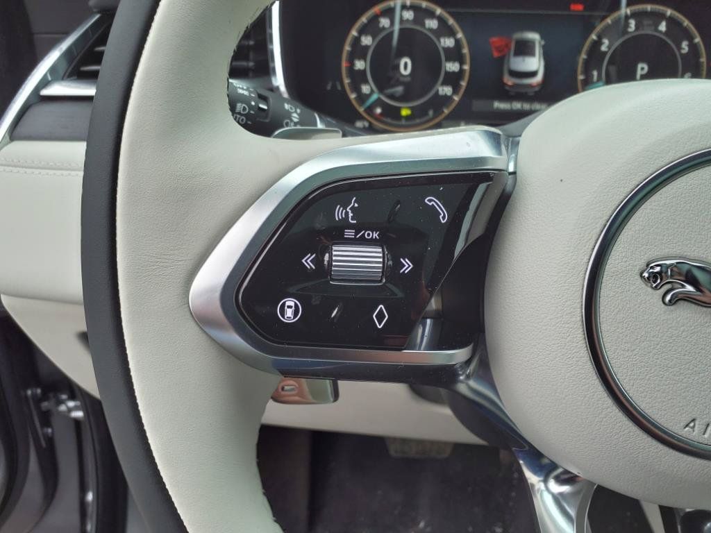 New 2025 Jaguar F-PACE R-Dynamic S AWD/4WD image 16