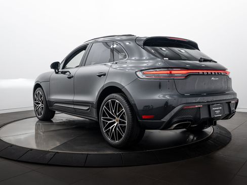 Certified 2023 Porsche Macan AWD/4WD image 3