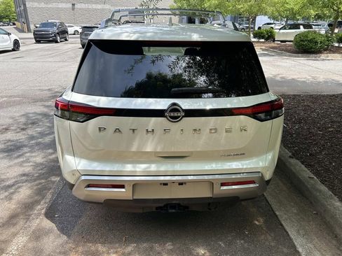 Used 2024 Nissan Pathfinder Platinum w/ Cargo Package FWD image 4