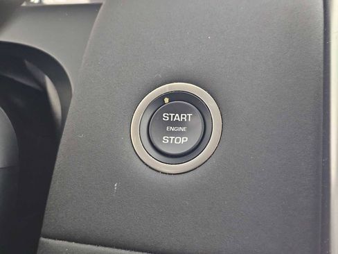 Used 2024 Land Rover Discovery Sport S image 29