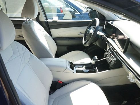 Used 2025 Hyundai Tucson SE FWD image 30