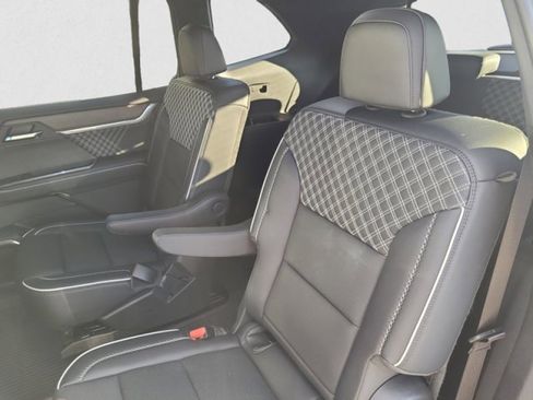 Used 2024 GMC Acadia Denali w/ Super Cruise Package image 19