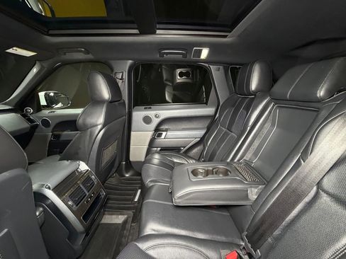 Used 2014 Land Rover Range Rover Sport SE image 9