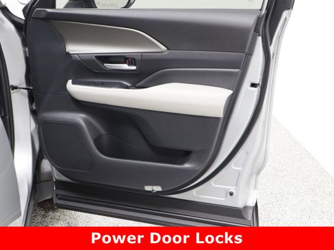 Certified 2024 Toyota Grand Highlander XLE image 37