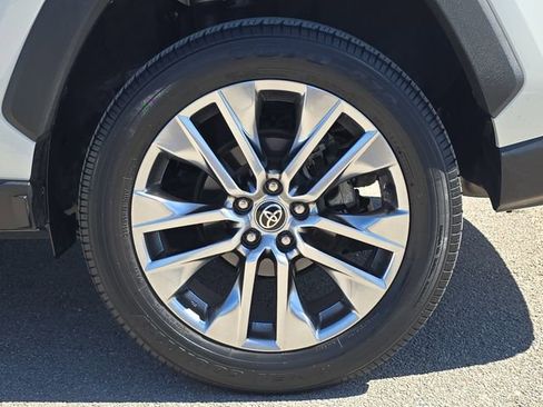 Used 2021 Toyota RAV4 Limited image 34