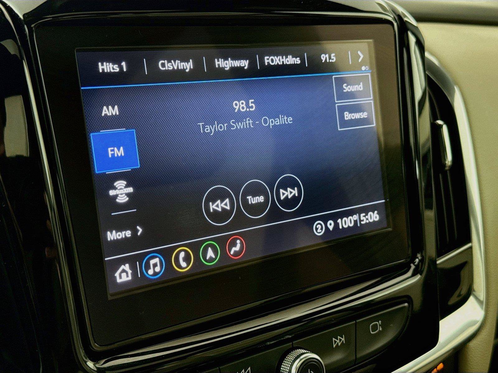 Used 2022 Chevrolet Traverse Premier AWD/4WD image 25