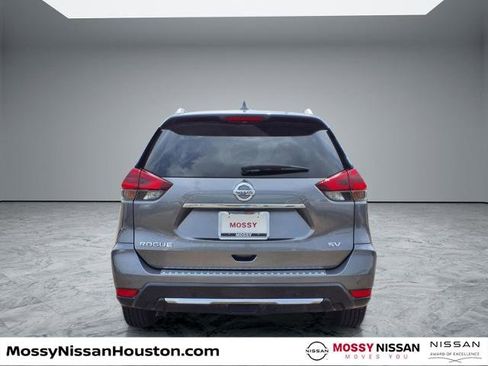 Certified 2019 Nissan Rogue SV image 6