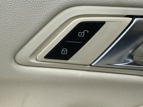 Used 2025 BMW 330i xDrive Sedan w/ Convenience Package image 22