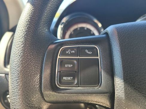 Used 2019 Dodge Grand Caravan SE w/ UConnect Hands-Free Group FWD image 27