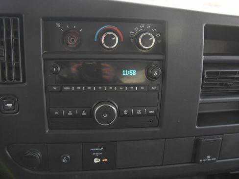 Used 2019 Chevrolet Express 3500 Extended w/ Driver Convenience Package image 11