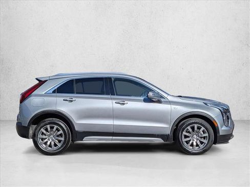 Used 2023 Cadillac XT4 Premium Luxury image 4